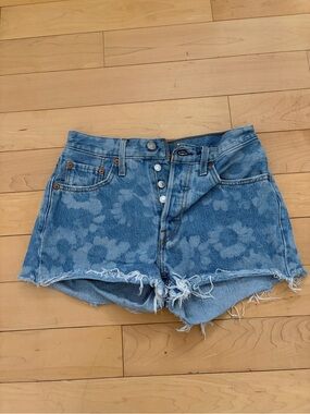 Levi’s 501 High-Rise Denim Floral-Print Cutoff Shorts